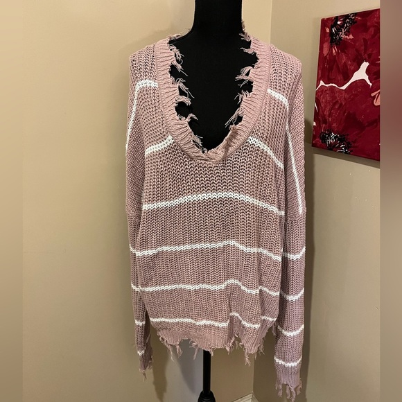 Andree by Unit distressed light mauve stripes v neck sweater, size 1X - Picture 1 of 5